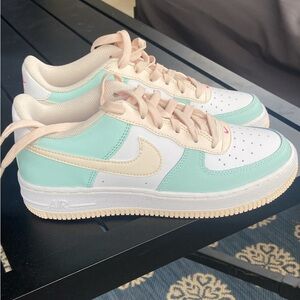 Nike Air Force 1